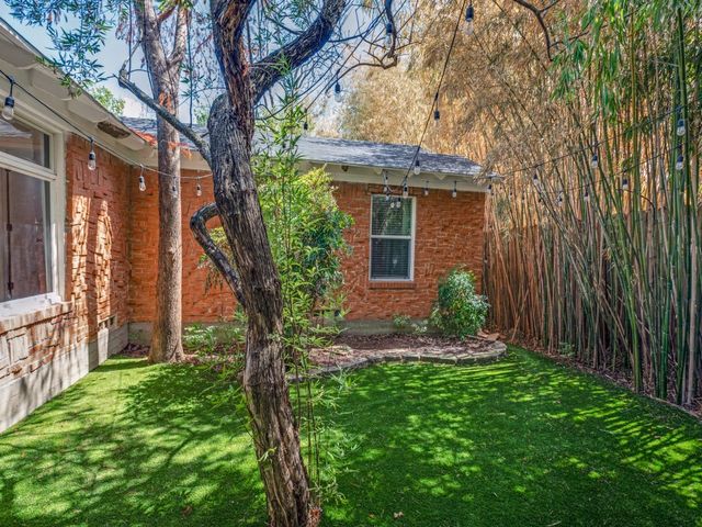 914 Westmount Avenue, Dallas, TX 75211