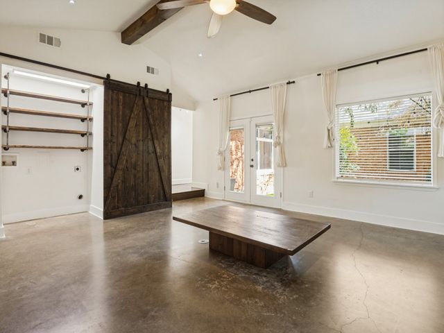 914 Westmount Avenue, Dallas, TX 75211