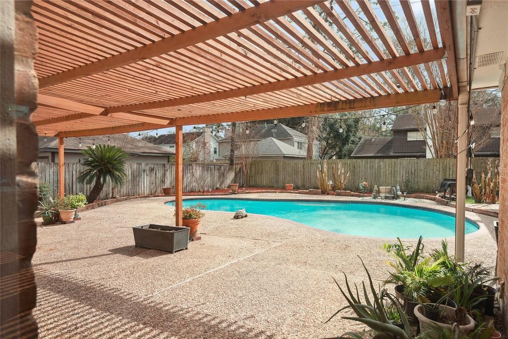 10911 Elmdale Drive, Houston, TX 77070