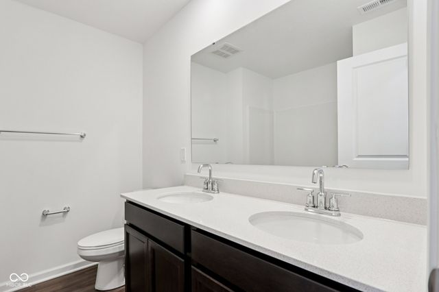 1083 E Valley Oak Court, Mooresville, IN 46158