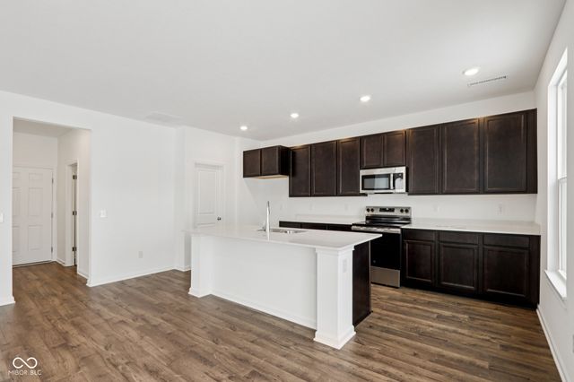 1083 E Valley Oak Court, Mooresville, IN 46158