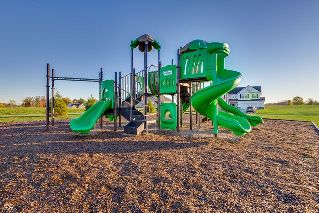 1083 E Valley Oak Court, Mooresville, IN 46158