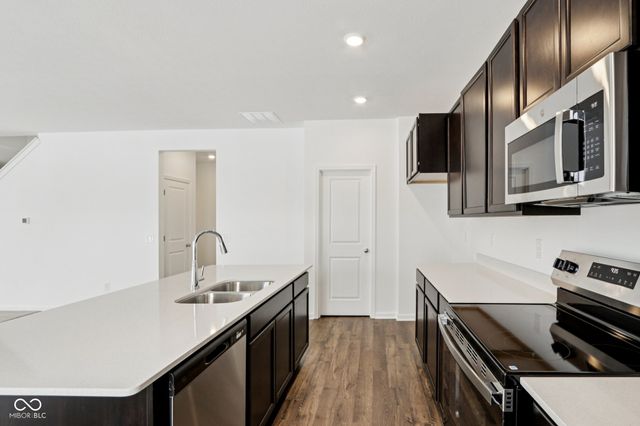 1083 E Valley Oak Court, Mooresville, IN 46158