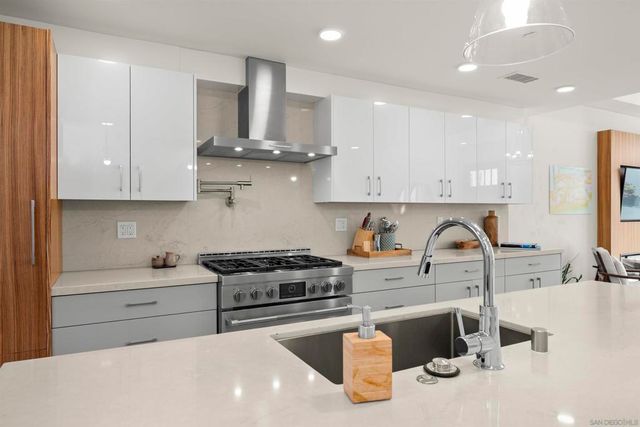 2925 Upshur st., San Diego, CA 92106