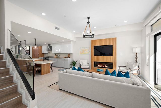 2925 Upshur st., San Diego, CA 92106