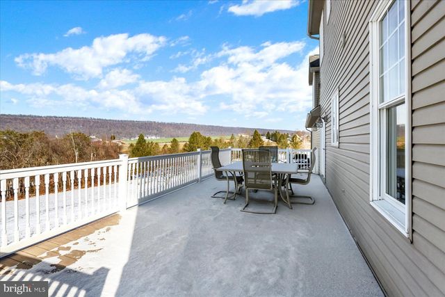 10 HERR CT, Newport, PA 17074