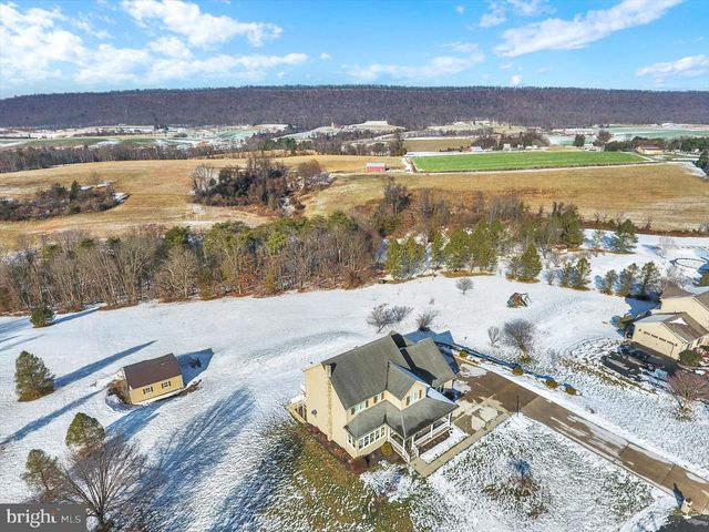 10 HERR CT, Newport, PA 17074