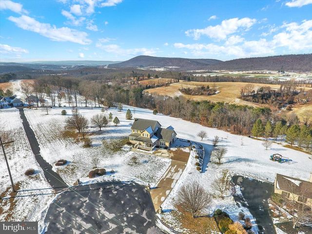 10 HERR CT, Newport, PA 17074