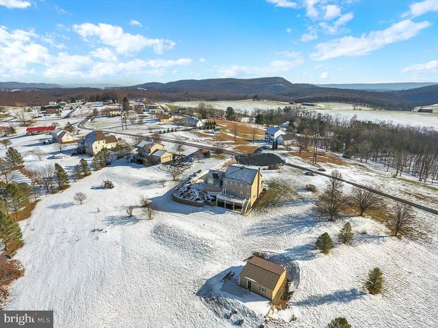 10 HERR CT, Newport, PA 17074