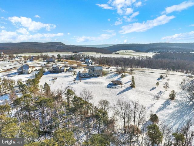 10 HERR CT, Newport, PA 17074