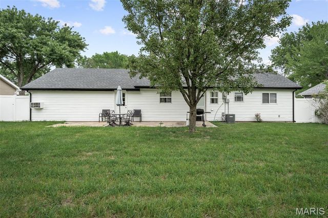 412 Saint Joseph Avenue, O'fallon, MO 63366