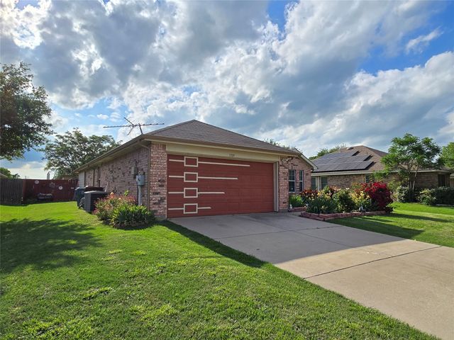 3709 Allison Drive, Denton, TX 76207