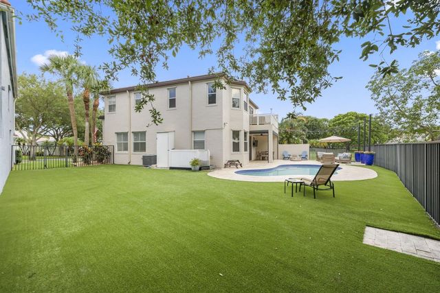 7518 Oak Grove Circle, Lake Worth, FL 33467