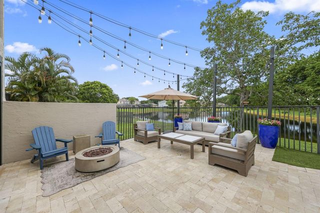 7518 Oak Grove Circle, Lake Worth, FL 33467