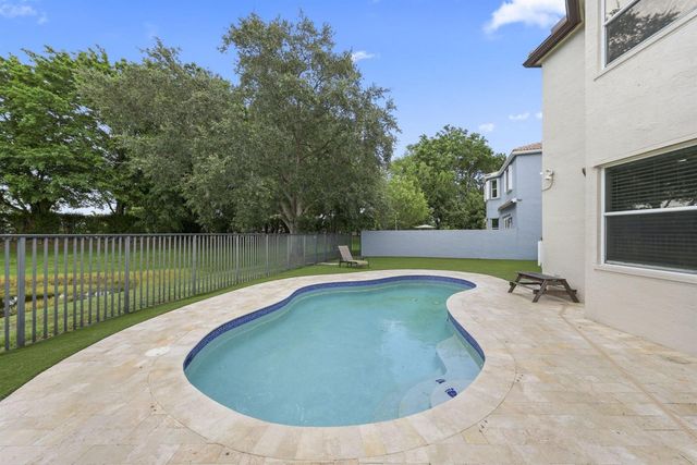 7518 Oak Grove Circle, Lake Worth, FL 33467