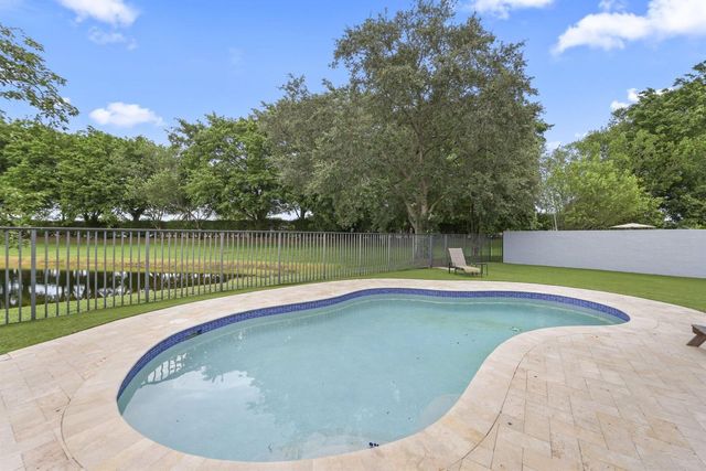 7518 Oak Grove Circle, Lake Worth, FL 33467