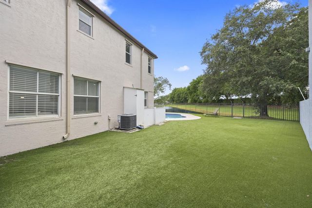 7518 Oak Grove Circle, Lake Worth, FL 33467