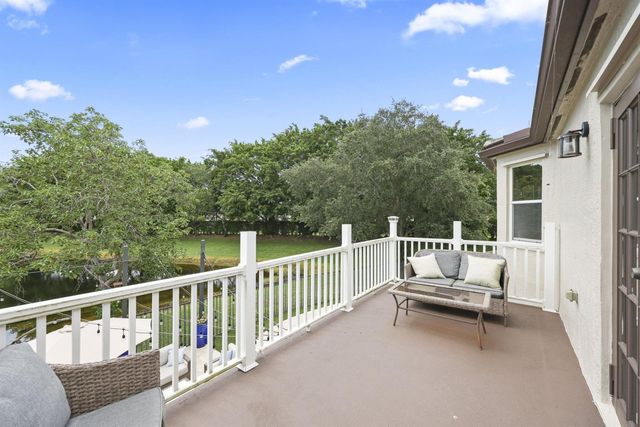 7518 Oak Grove Circle, Lake Worth, FL 33467