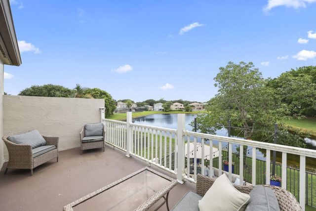 7518 Oak Grove Circle, Lake Worth, FL 33467