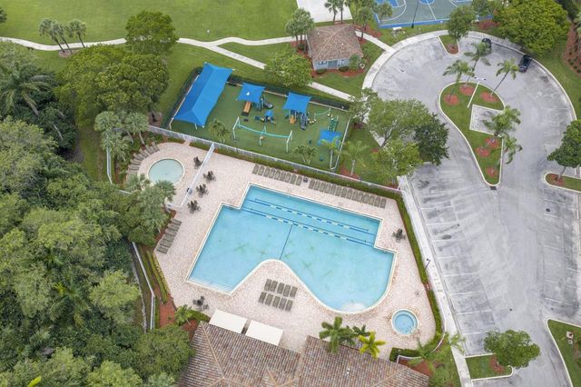 7518 Oak Grove Circle, Lake Worth, FL 33467