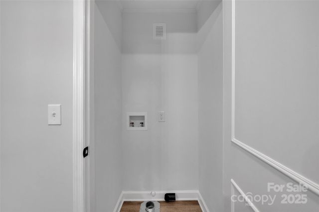 915 Crestmere Street, Charlotte, NC 28208