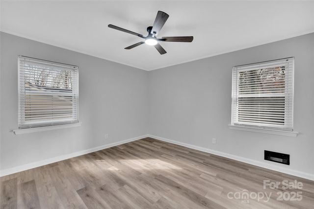 915 Crestmere Street, Charlotte, NC 28208