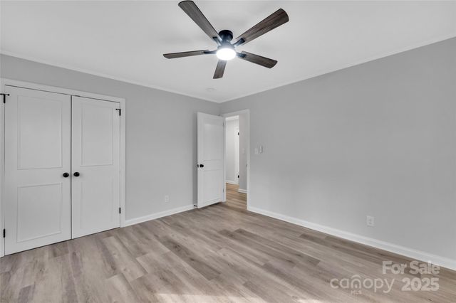 915 Crestmere Street, Charlotte, NC 28208