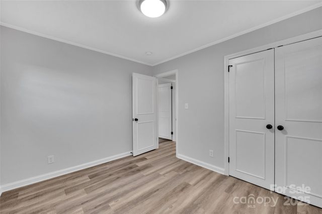 915 Crestmere Street, Charlotte, NC 28208