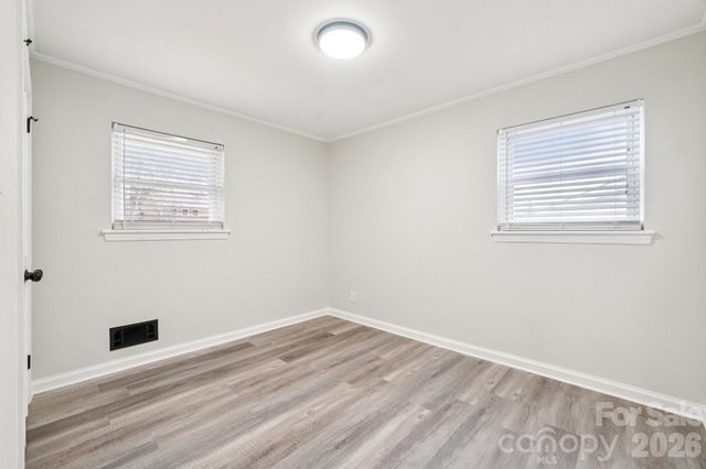 915 Crestmere Street, Charlotte, NC 28208