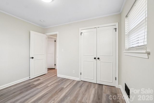 915 Crestmere Street, Charlotte, NC 28208