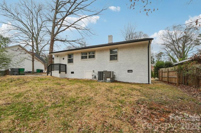 915 Crestmere Street, Charlotte, NC 28208