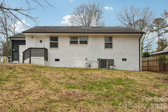 915 Crestmere Street, Charlotte, NC 28208