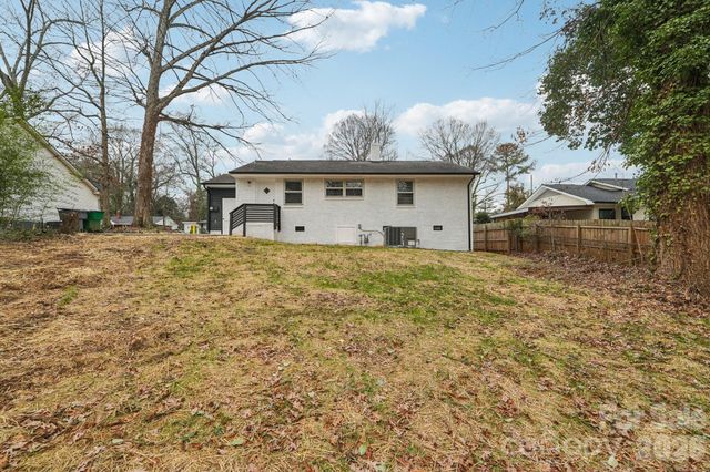 915 Crestmere Street, Charlotte, NC 28208