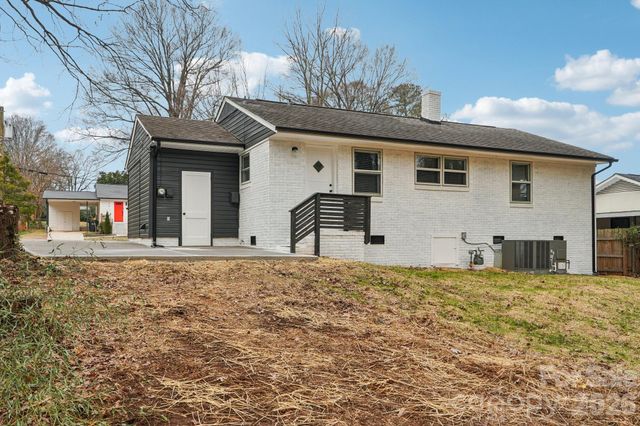 915 Crestmere Street, Charlotte, NC 28208