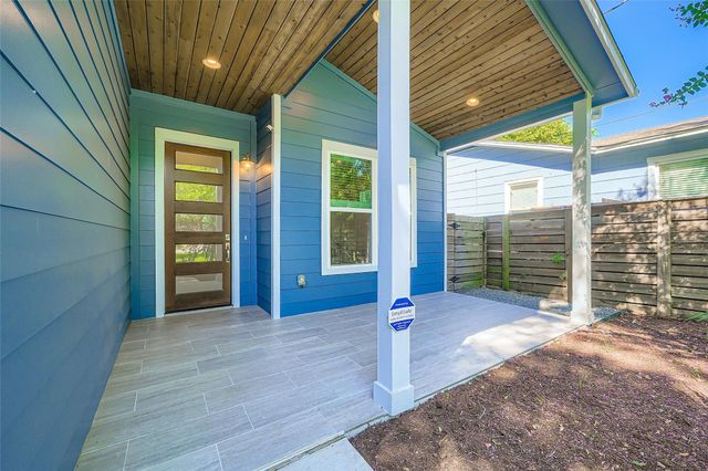 405 W Croslin ST, Austin, TX 78752
