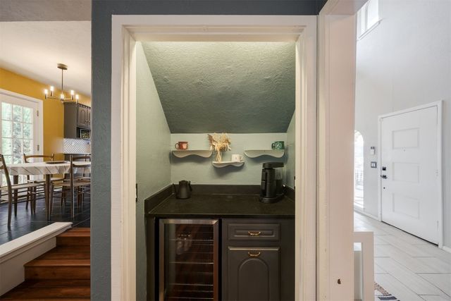 9209 Knightsbridge Road, Oklahoma City, OK 73132