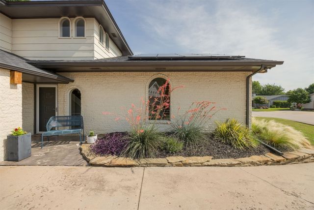 9209 Knightsbridge Road, Oklahoma City, OK 73132
