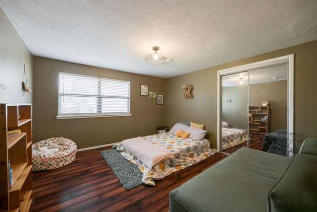 9209 Knightsbridge Road, Oklahoma City, OK 73132