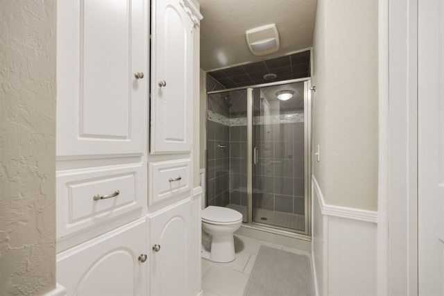 9209 Knightsbridge Road, Oklahoma City, OK 73132