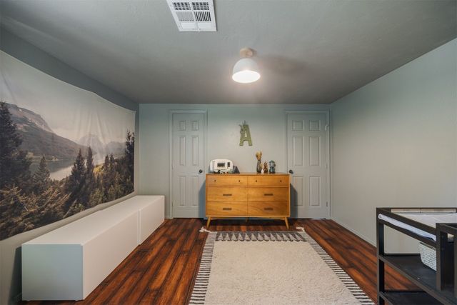 9209 Knightsbridge Road, Oklahoma City, OK 73132