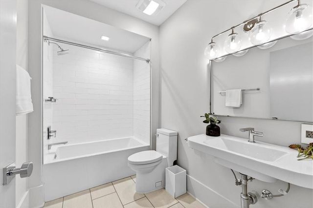3906 W 69th Street, Prairie Village, KS 66208