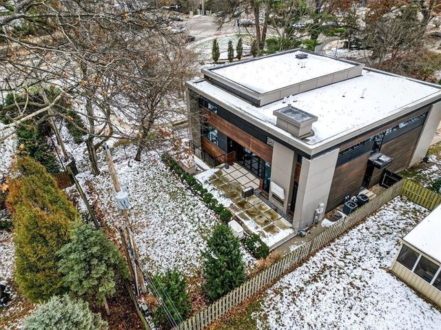 3906 W 69th Street, Prairie Village, KS 66208