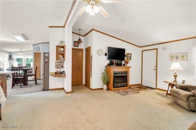 209 Wyngate Drive, Brookfield Twp, OH 44403