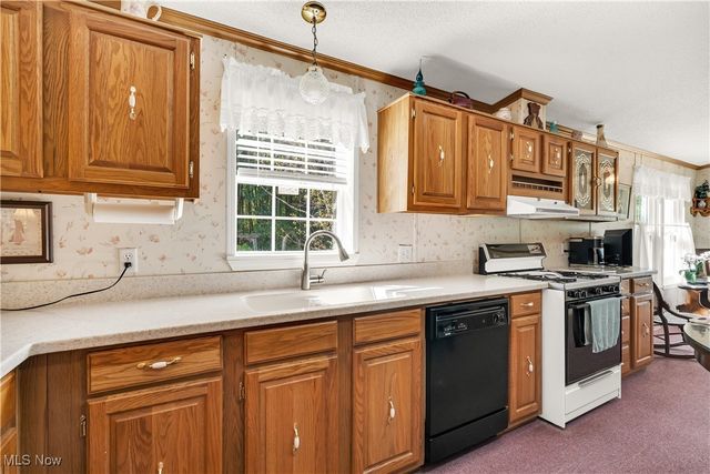 209 Wyngate Drive, Brookfield Twp, OH 44403