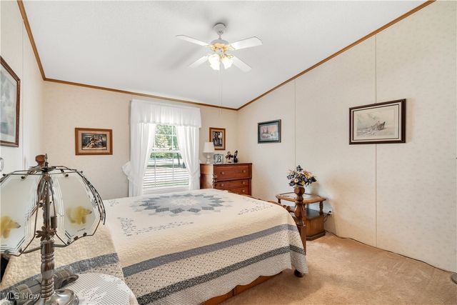 209 Wyngate Drive, Brookfield Twp, OH 44403