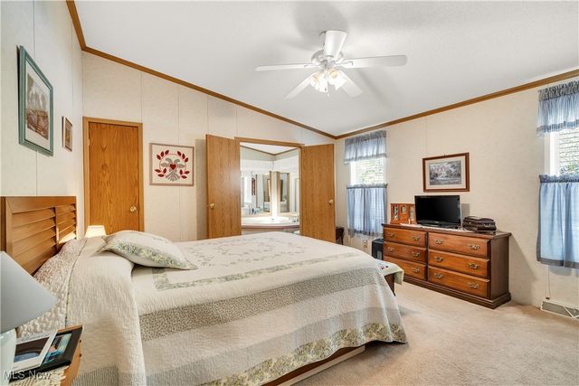 209 Wyngate Drive, Brookfield Twp, OH 44403