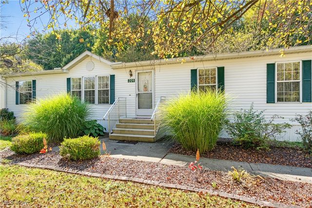 209 Wyngate Drive, Brookfield Twp, OH 44403