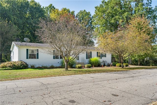 209 Wyngate Drive, Brookfield Twp, OH 44403