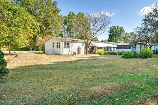 209 Wyngate Drive, Brookfield Twp, OH 44403