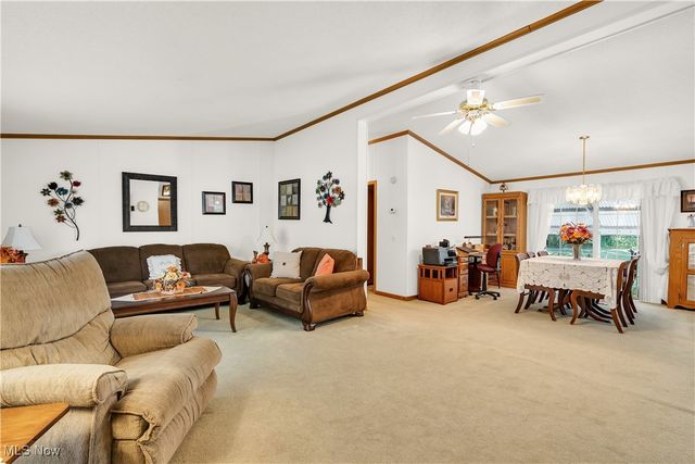 209 Wyngate Drive, Brookfield Twp, OH 44403